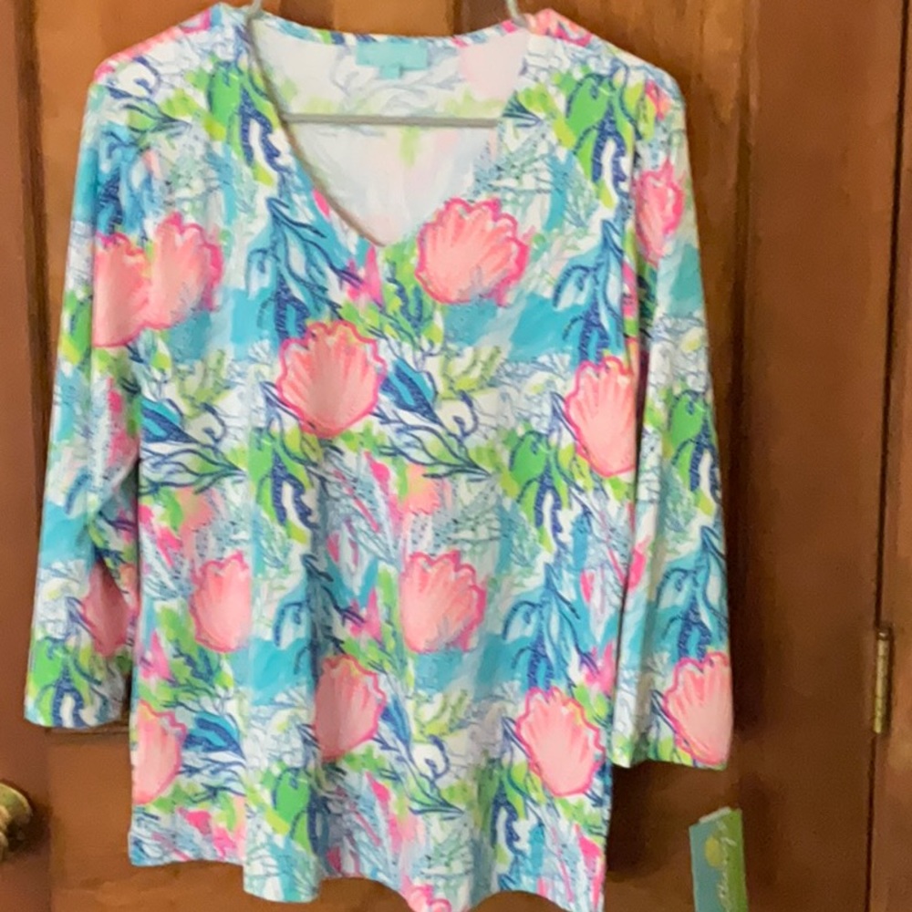 New Anthony’s pink/ blue shell design top size M